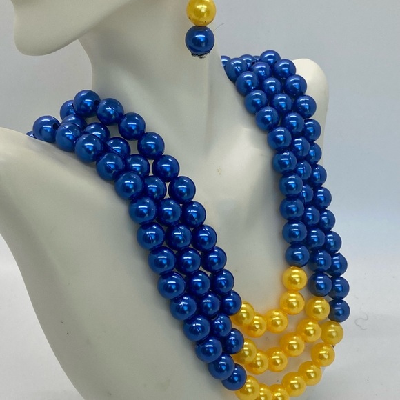 Layered Statement Necklace! - Picture 6 of 14